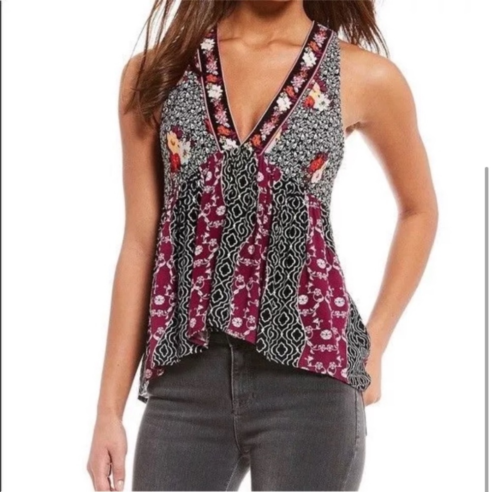 Free People Dream Darlin Tank. Size medium. Too small for me inchest. Beautiful!